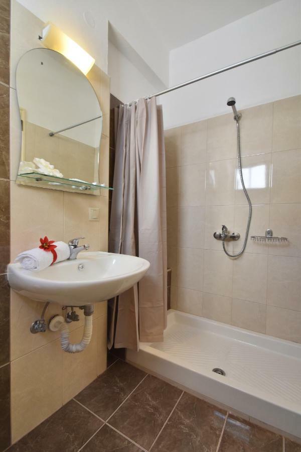 Aigli Rooms Leptokaryá Extérieur photo